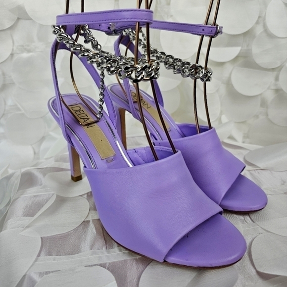 Lilac Deltan Heels w/ Removable Silver Chain | Size 6 - Picture 3 of 4